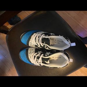 Blue line sneakers unisex